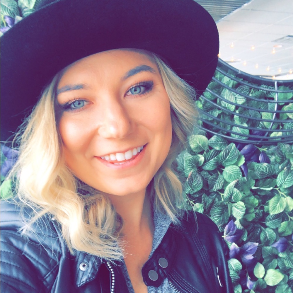 Meet your Posher, Emily